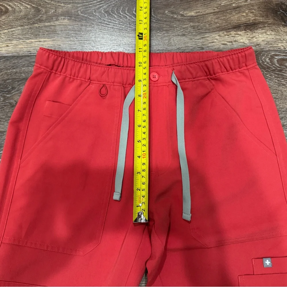 NWOT🌺FIGS Cairo Cargo Scrub Pants in Hibiscus Size Men’s XS Short